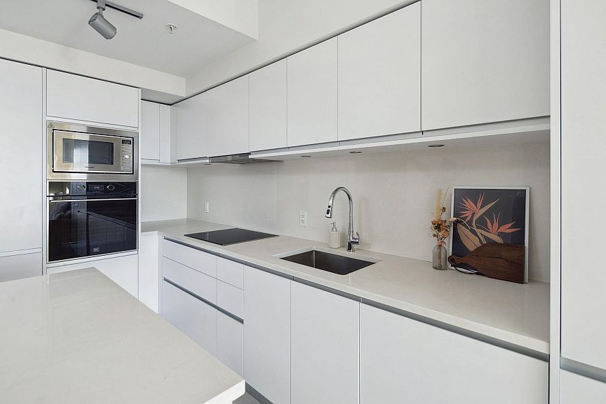 611 180 E 2nd Avenue