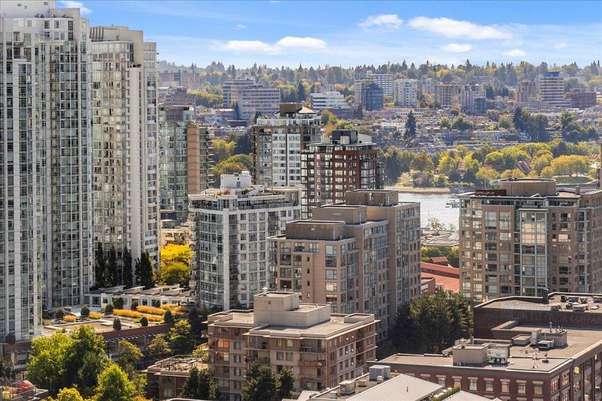 2308 928 Homer Street