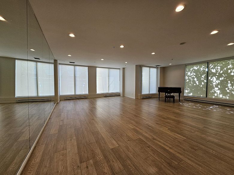 806 1239 W Georgia Street