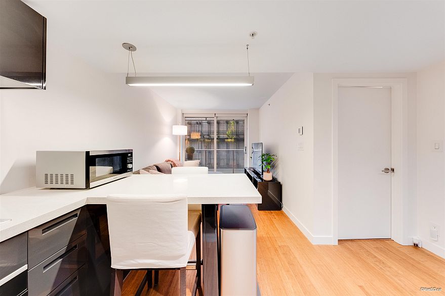 1103 777 Richards Street