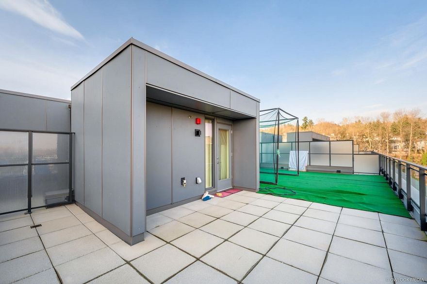 605 3588 Sawmill Crescent