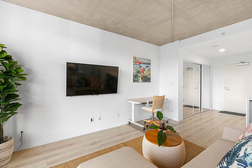 801 128 W Cordova Street