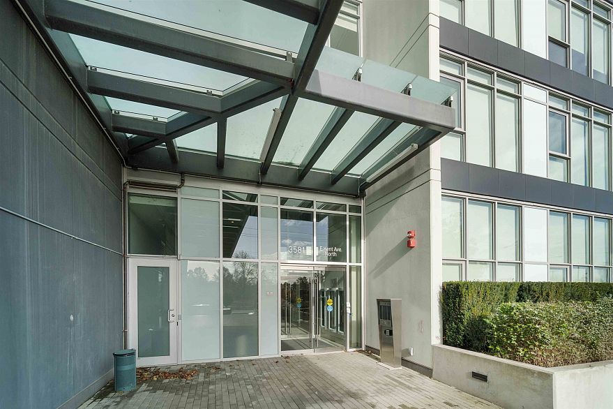 808 3581 E Kent Avenue North