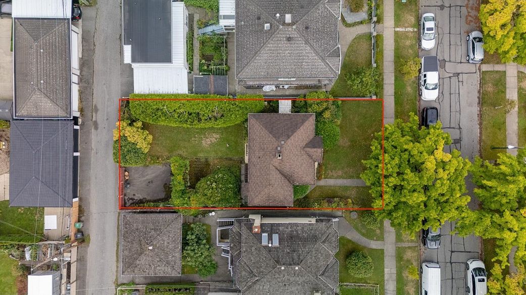 4805 Inverness Street