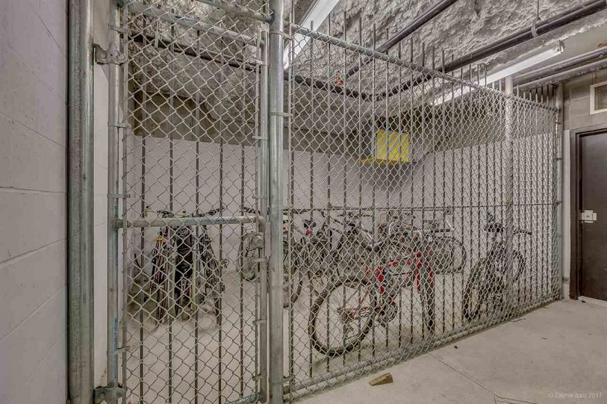 3 1135 Barclay Street