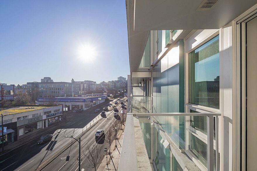 611 180 E 2nd Avenue