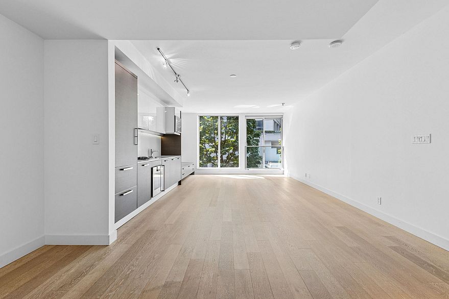 206 1477 W Pender Street