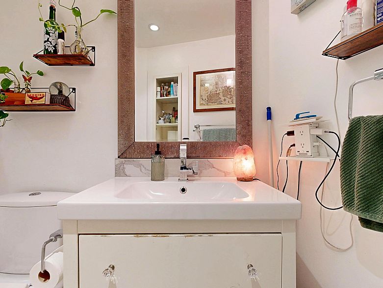 201 2222 Prince Edward Street