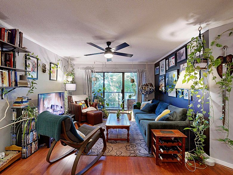 201 2222 Prince Edward Street