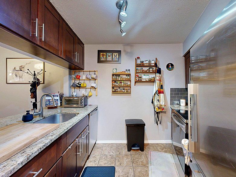 201 2222 Prince Edward Street