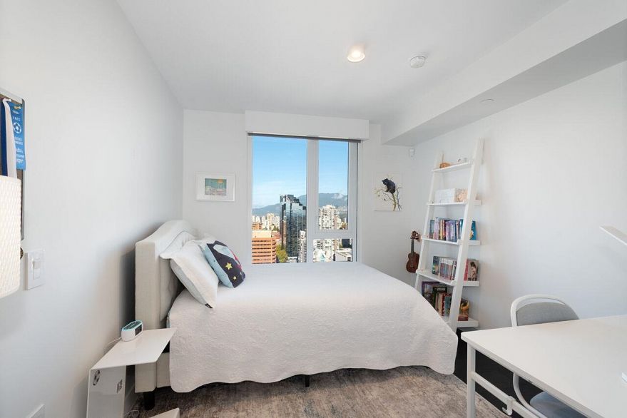 3206 1111 Richards Street