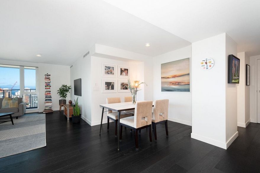 3206 1111 Richards Street