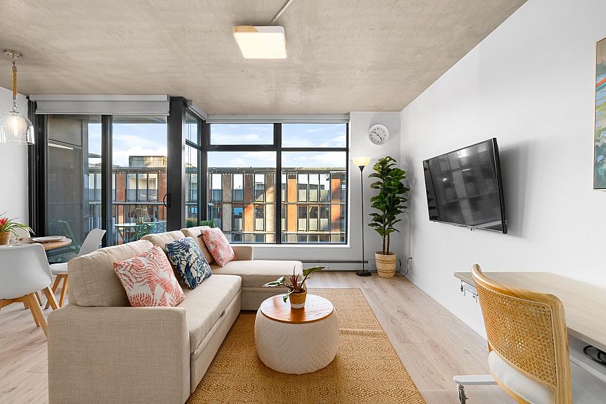 801 128 W Cordova Street