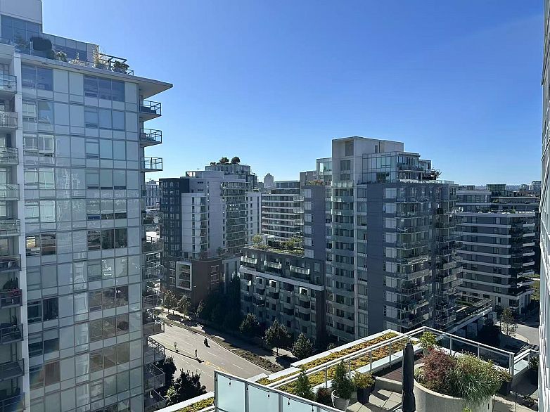 1701 1618 Quebec Street