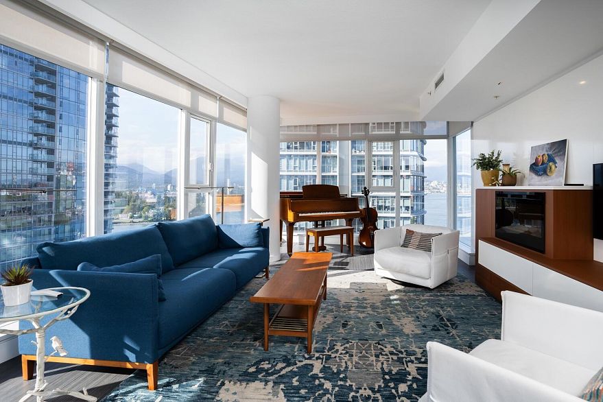 1702 1205 W Hastings Street