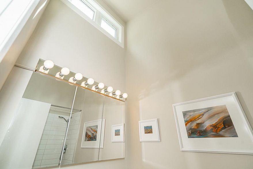 406 2366 Wall Street