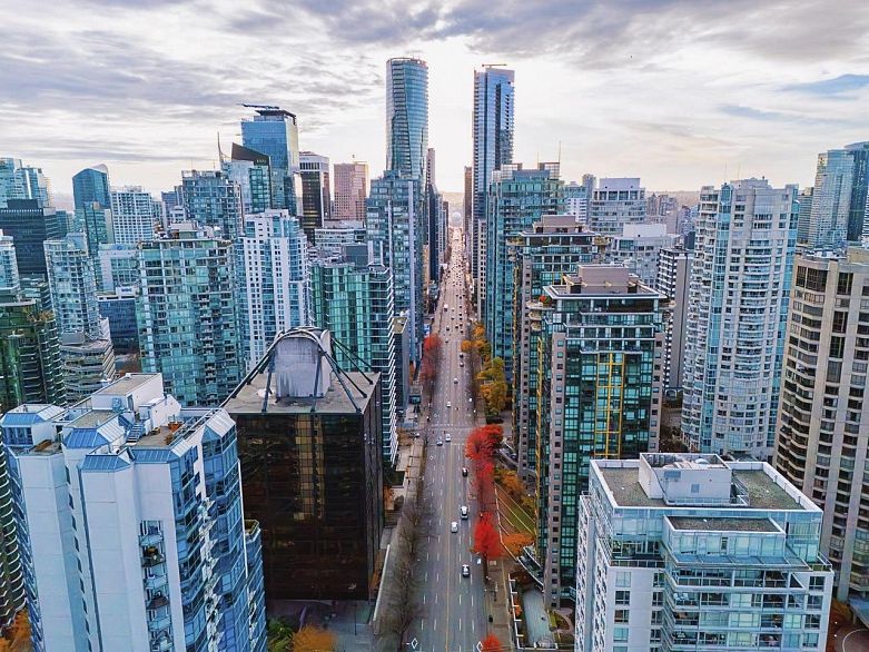 906 1333 W Georgia Street