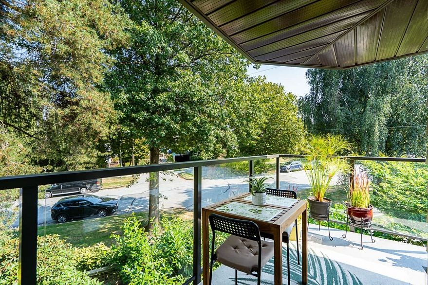 406 2366 Wall Street