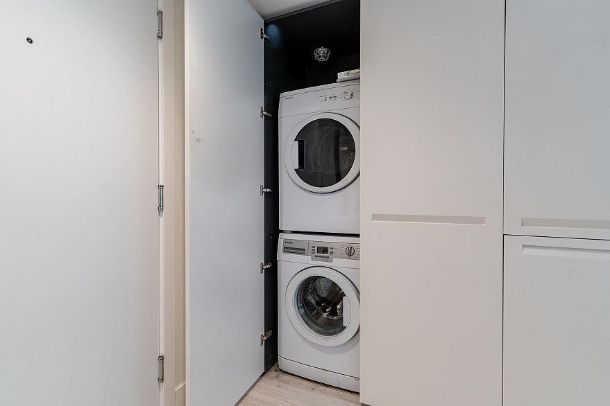 1305 1133 Hornby Street