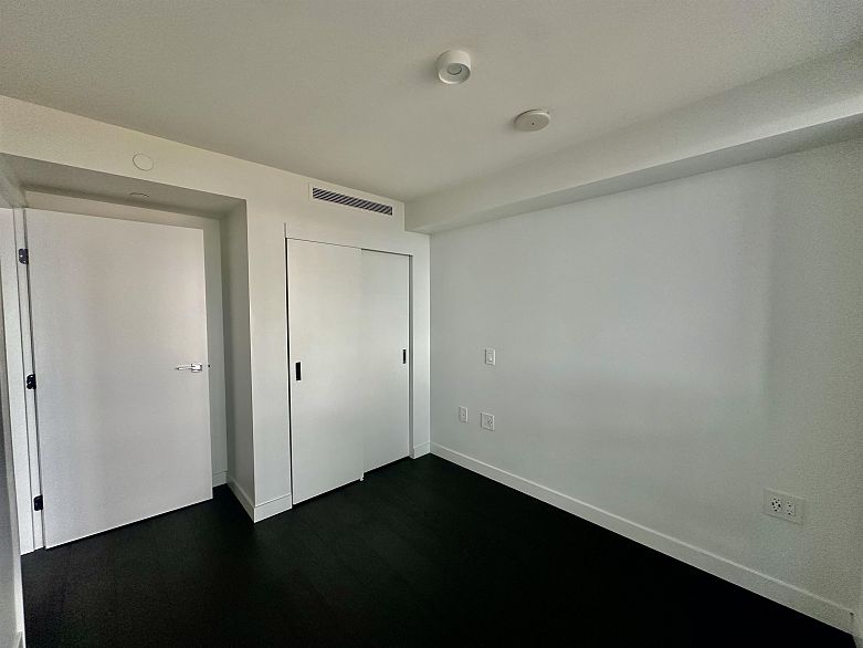 1706 1111 Richards Street