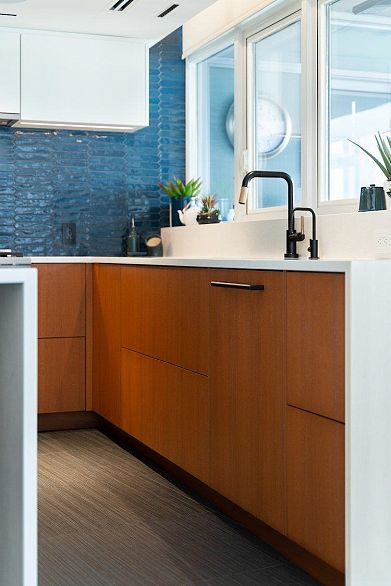 1702 1205 W Hastings Street