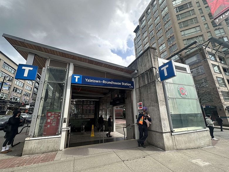 1706 1111 Richards Street