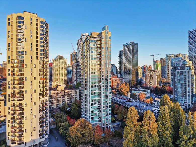 1206 1005 Beach Avenue