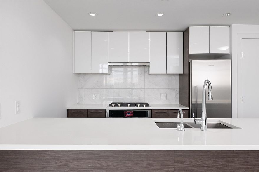 912 3557 Sawmill Crescent