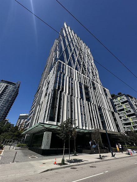 1706 1111 Richards Street