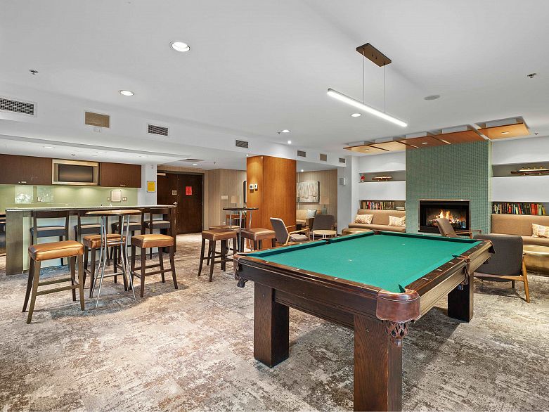 1206 1005 Beach Avenue