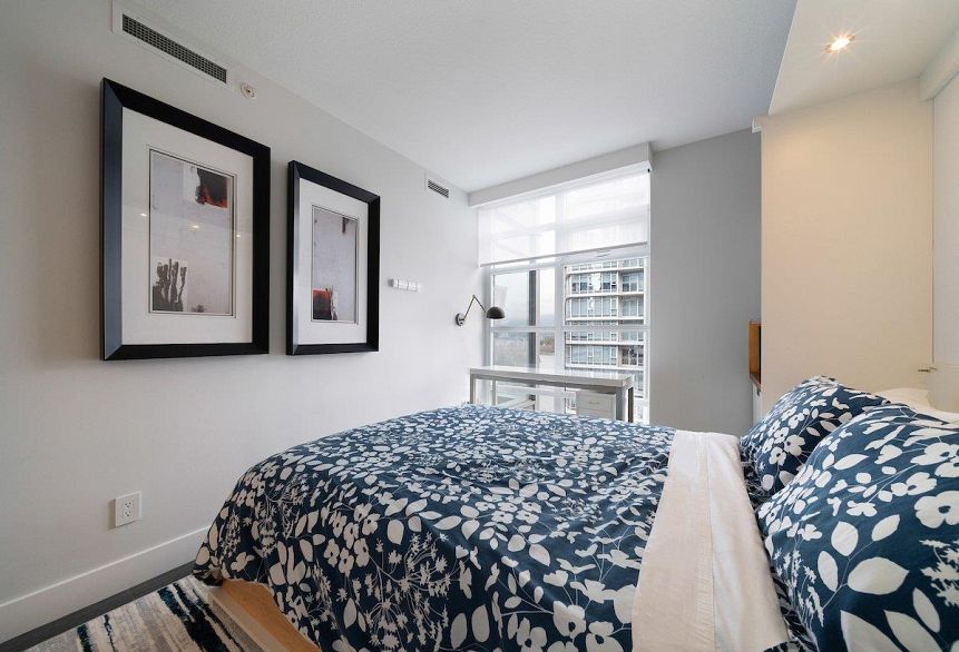 1702 1205 W Hastings Street