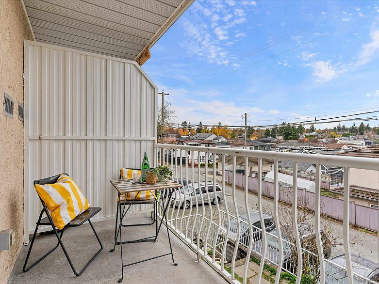 201 4315 Fraser Street