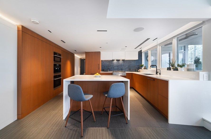 1702 1205 W Hastings Street