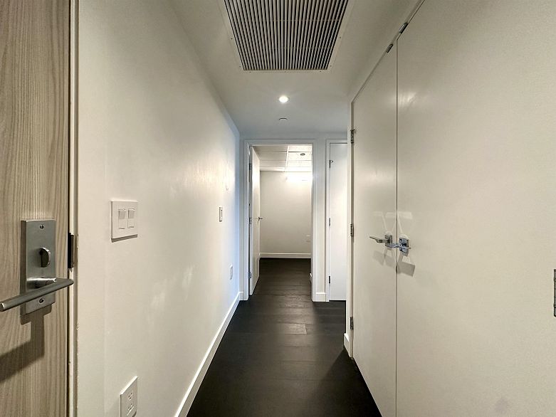 1706 1111 Richards Street