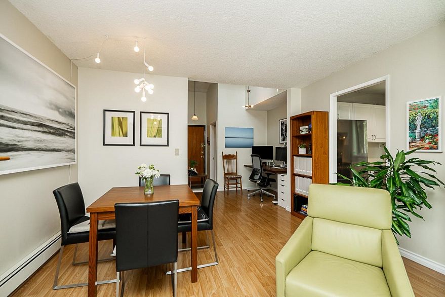 406 2366 Wall Street