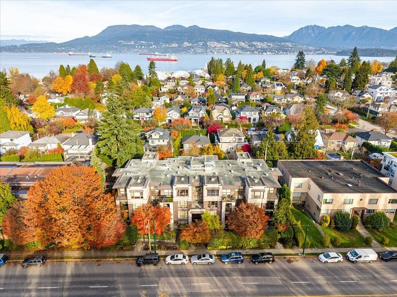 306 3839 W 4th Avenue