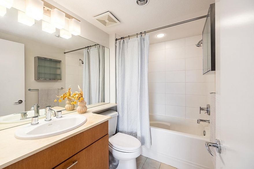 2276 St. George Street