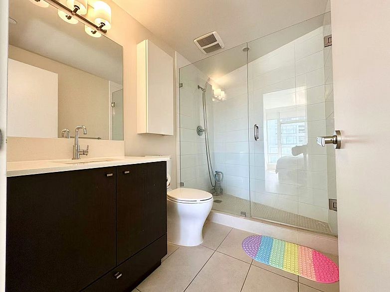 1701 1618 Quebec Street