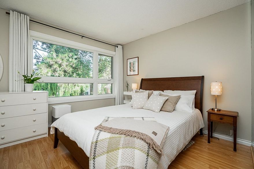 406 2366 Wall Street