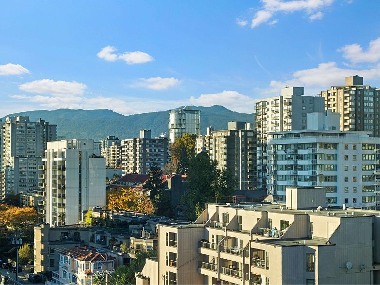 1206 1005 Beach Avenue