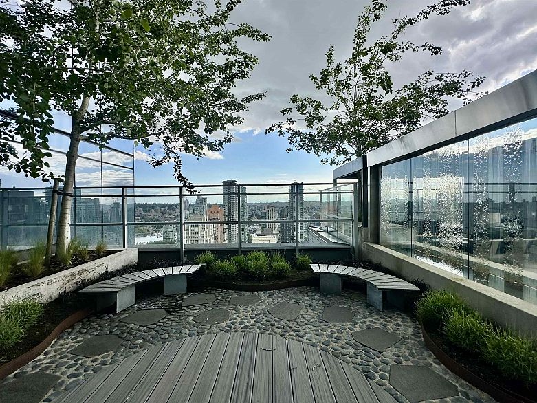 1706 1111 Richards Street