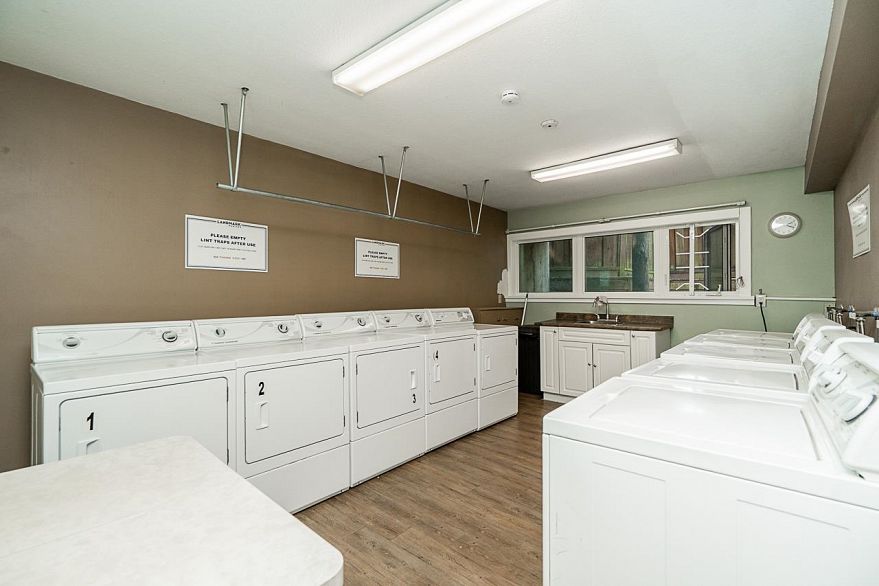 406 2366 Wall Street