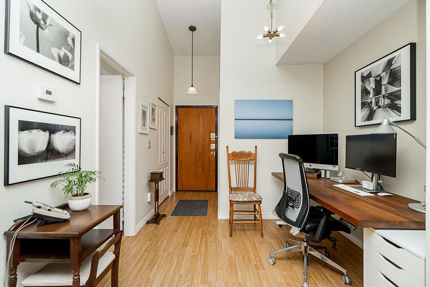 406 2366 Wall Street