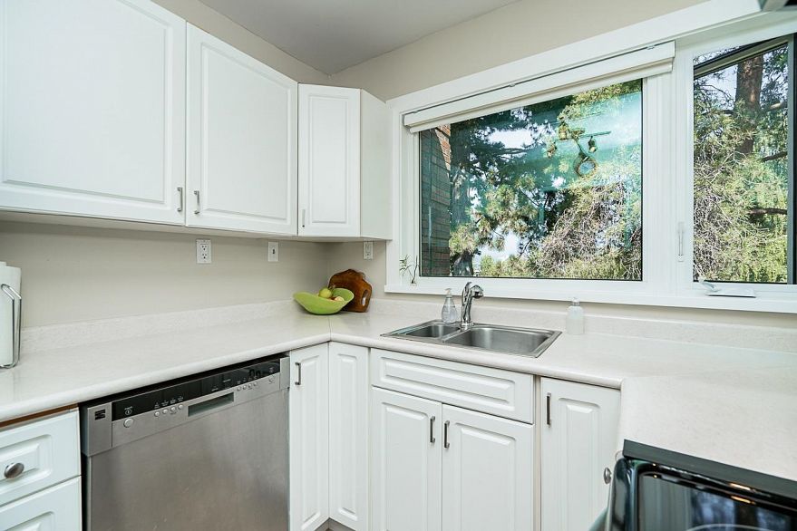 406 2366 Wall Street