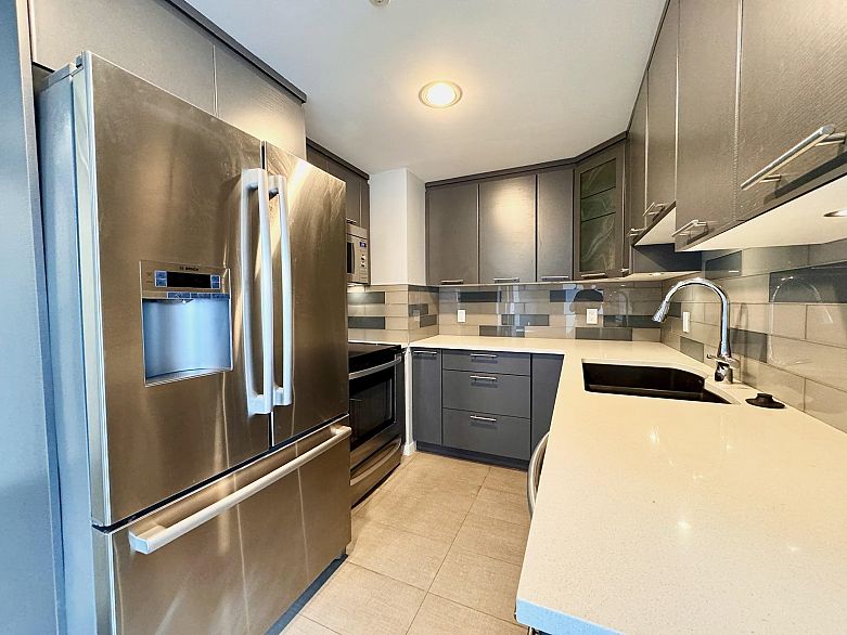 3002 1009 Expo Boulevard