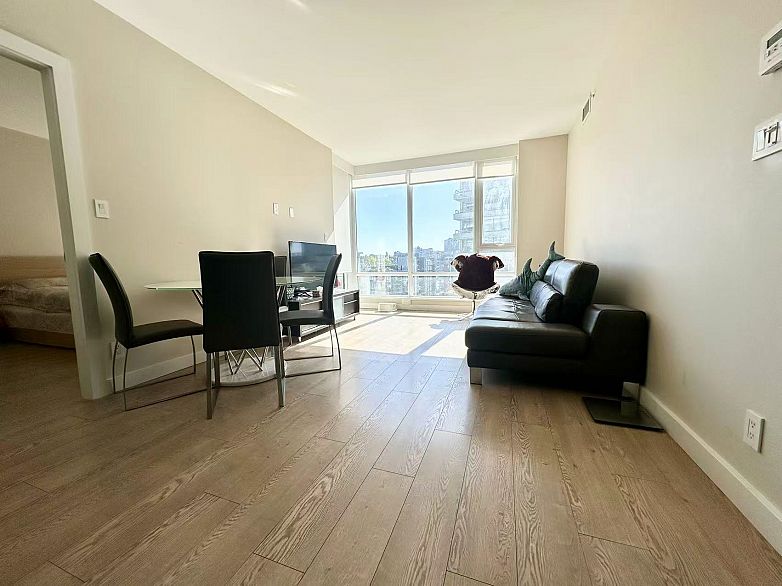 1701 1618 Quebec Street