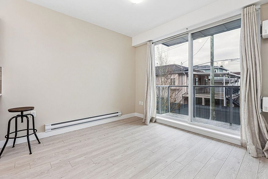 212 1838 Renfrew Street