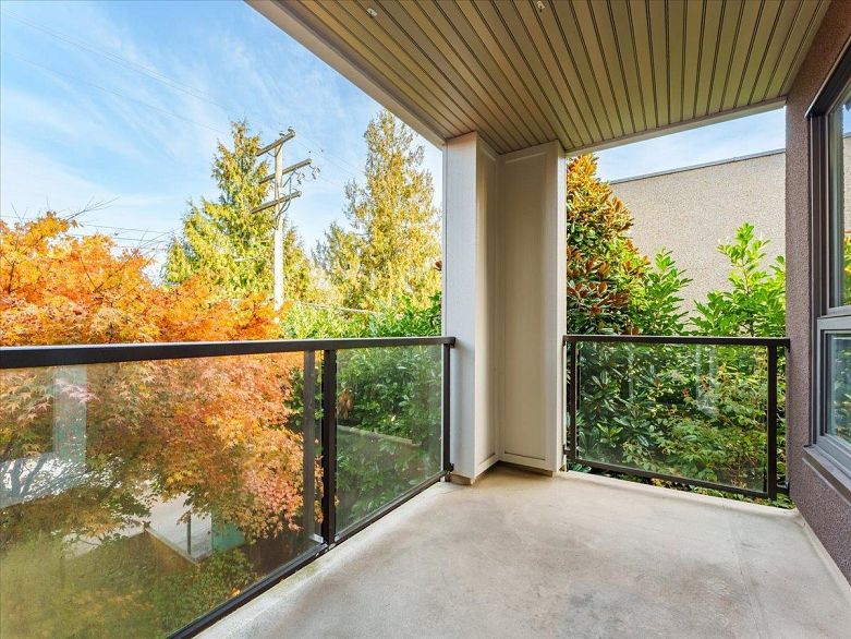 306 3839 W 4th Avenue