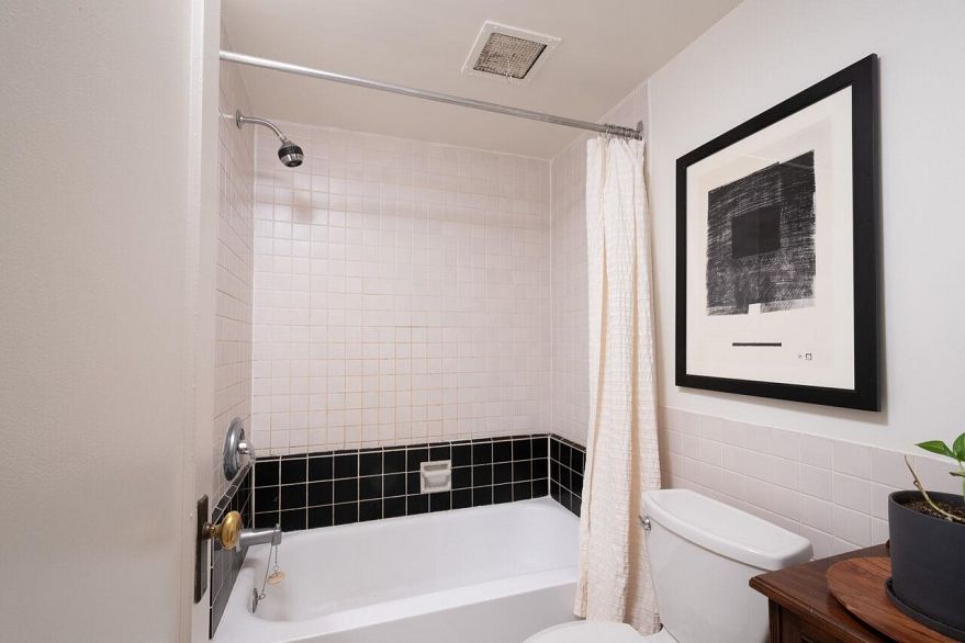 103 985 Jervis Street