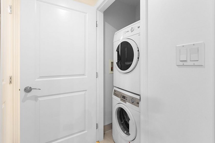 807 1211 Melville Street